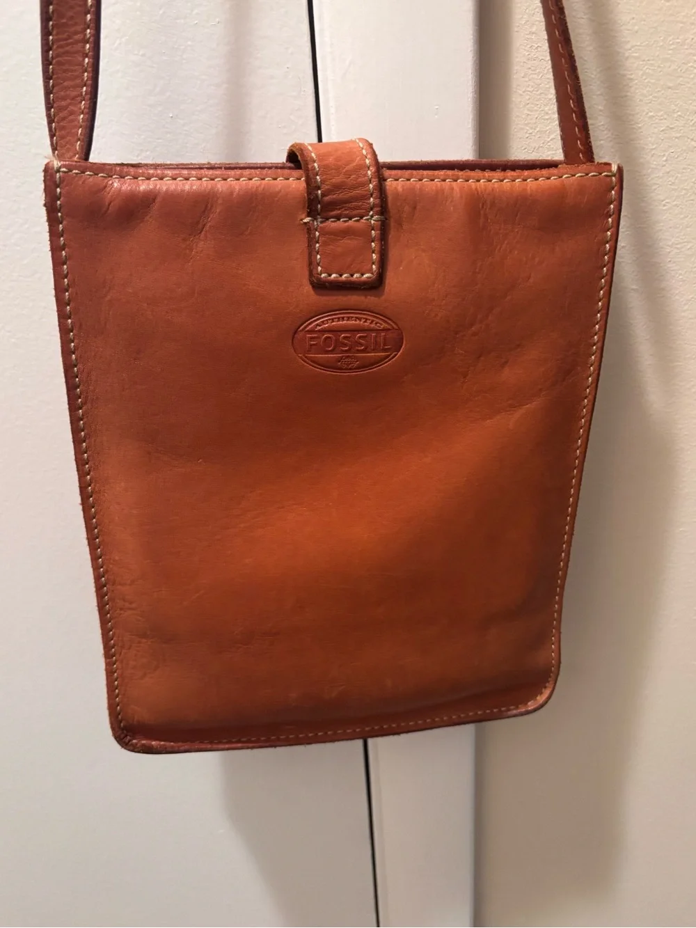 Fossil premium leather